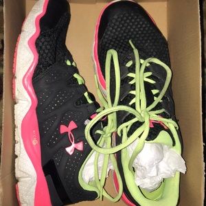 Under Armour Women’s MicroG Assert